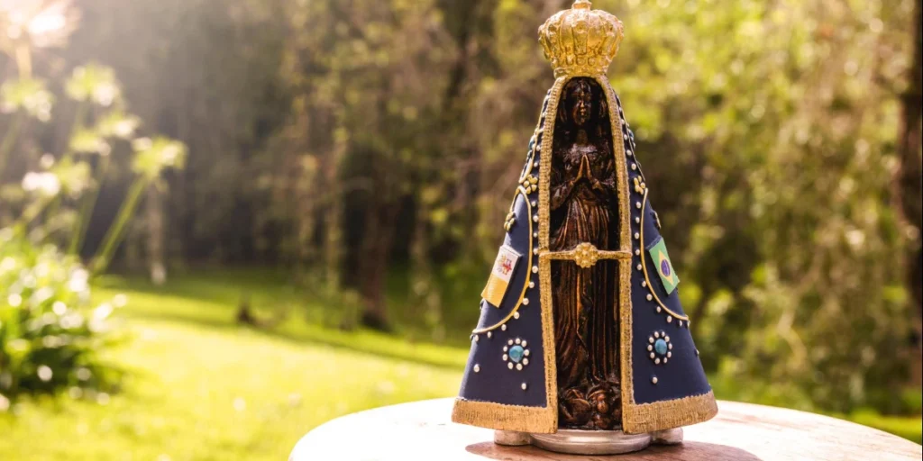 Nossa Senhora Aparecida: a história completa da Padroeira do Brasil e seus milagres